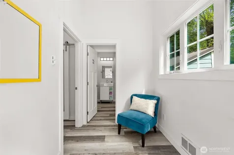 11837 Venice Loop NE Bainbridge Island WA 98110