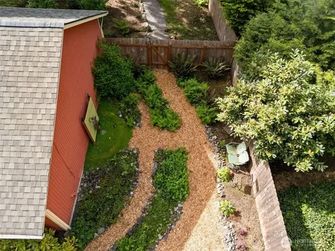 11837 Venice Loop NE Bainbridge Island WA 98110