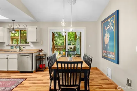 11837 Venice Loop NE Bainbridge Island WA 98110