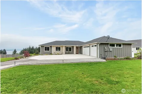 1409 Village Heights Place Camano Island WA 98282