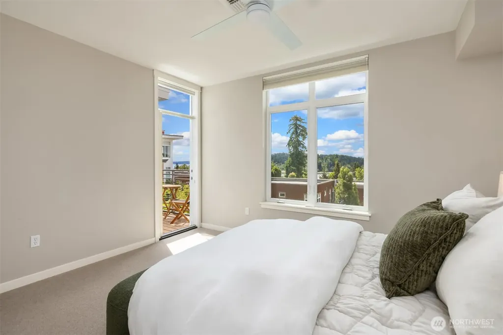 170 Harbor Sq Loop NE Bainbridge Island WA 98110