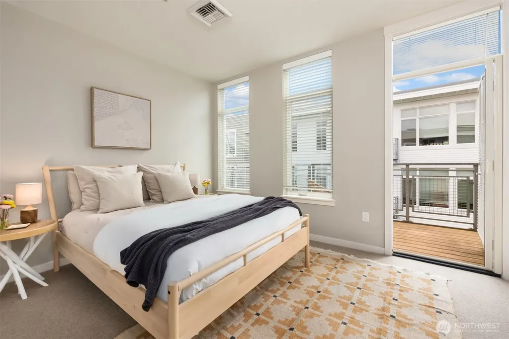170 Harbor Sq Loop NE Bainbridge Island WA 98110