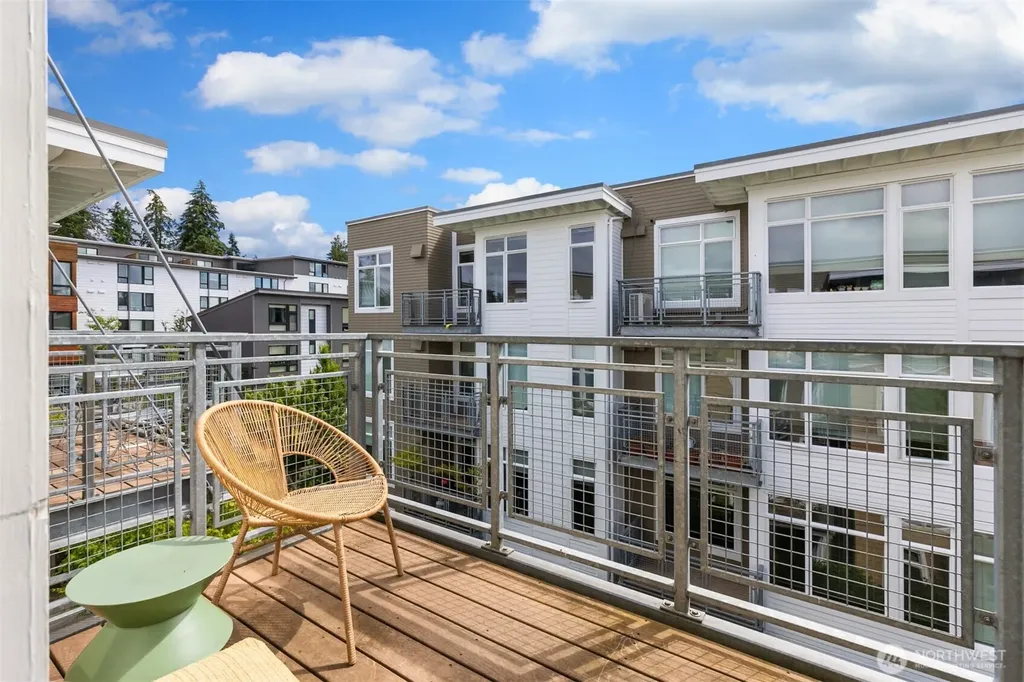 170 Harbor Sq Loop NE Bainbridge Island WA 98110