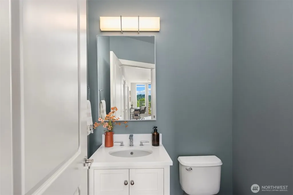 170 Harbor Sq Loop NE Bainbridge Island WA 98110