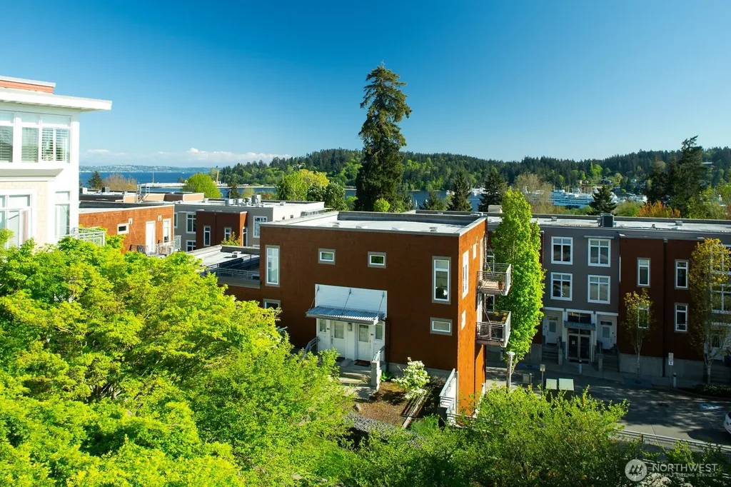 170 Harbor Sq Loop NE Bainbridge Island WA 98110