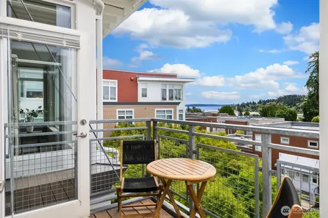 170 Harbor Square Loop NE Bainbridge Island WA 98110