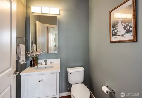 170 Harbor Sq Loop NE Bainbridge Island WA 98110