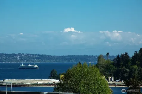 170 Harbor Sq Loop NE Bainbridge Island WA 98110