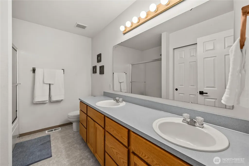 15902 65th Street Ct E Sumner WA 98390