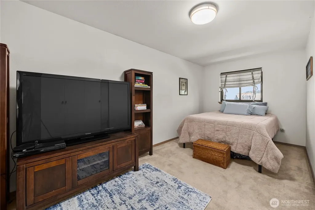 15902 65th Street Ct E Sumner WA 98390