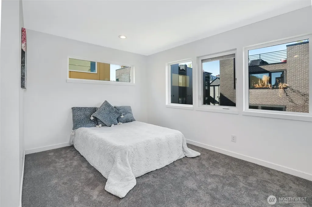7526 43rd Avenue S Seattle WA 98118