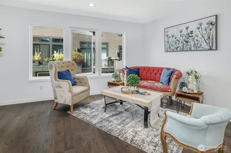 7526 43rd Avenue S Seattle WA 98118