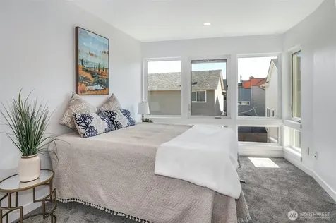 7526 43rd Avenue S Seattle WA 98118