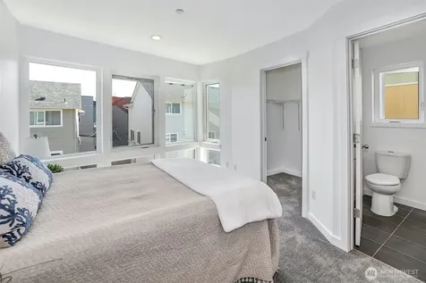 7526 43rd Avenue S Seattle WA 98118