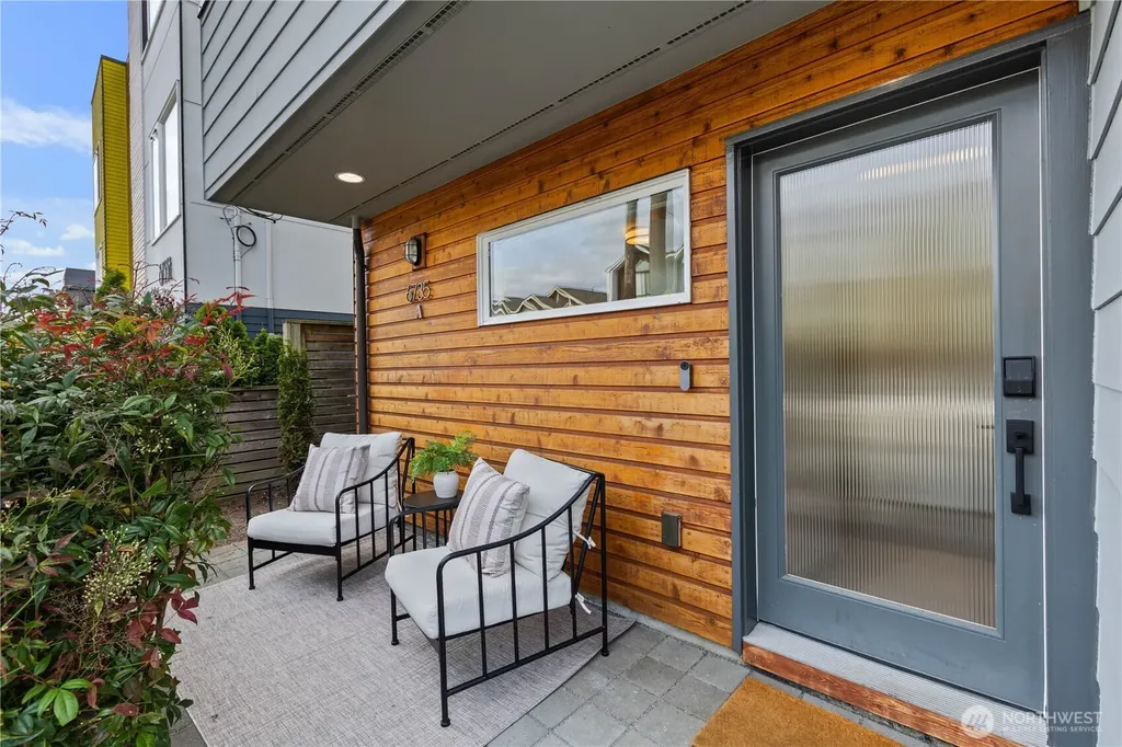 6735 Alonzo Avenue NW Seattle WA 98117