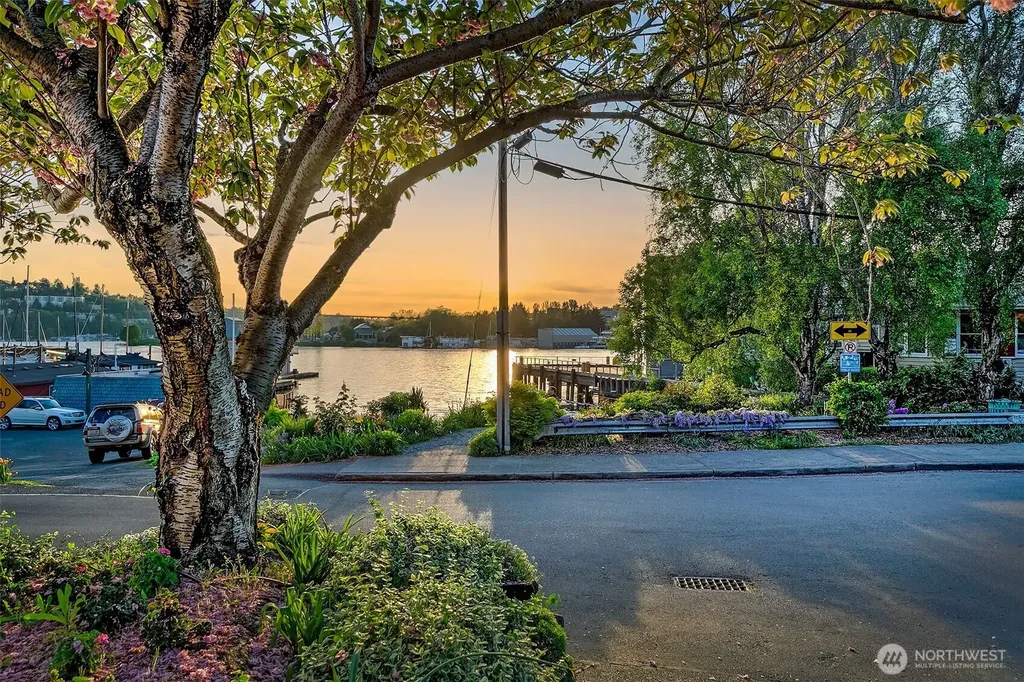 2728 Fairview Avenue E Seattle WA 98102