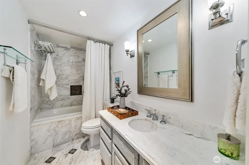 2728 Fairview Avenue E Seattle WA 98102