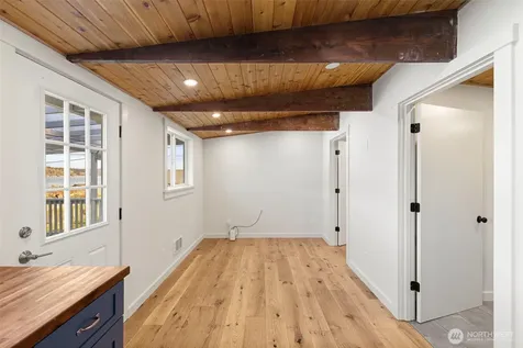 27830 Manzanita Beach Road SW Vashon WA 98070