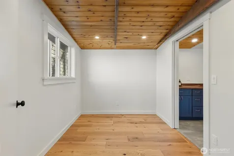 27830 Manzanita Beach Road SW Vashon WA 98070