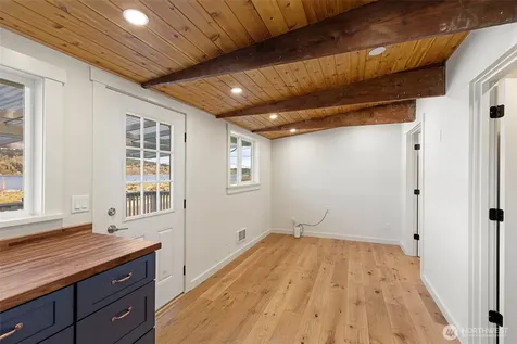 27830 Manzanita Beach Road SW Vashon WA 98070