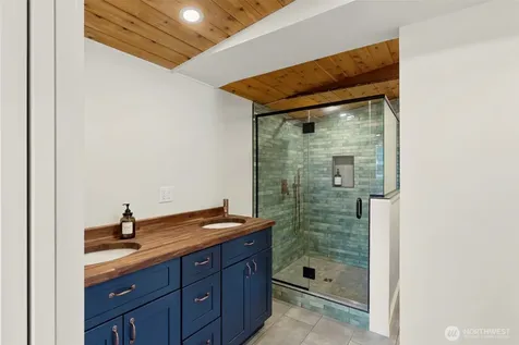 27830 Manzanita Beach Road SW Vashon WA 98070