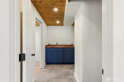 27830 Manzanita Beach Road SW Vashon WA 98070