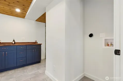 27830 Manzanita Beach Road SW Vashon WA 98070