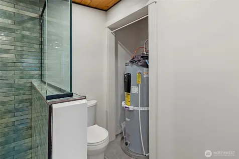 27830 Manzanita Beach Road SW Vashon WA 98070