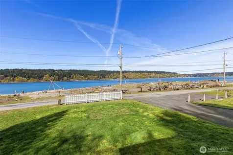 27830 Manzanita Beach Road SW Vashon WA 98070