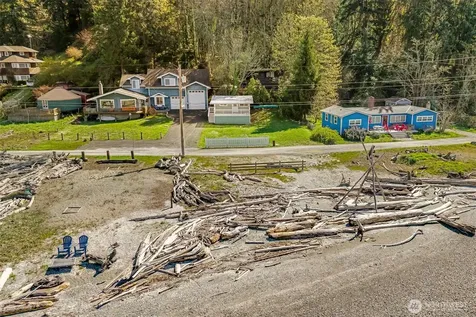 27830 Manzanita Beach Road SW Vashon WA 98070