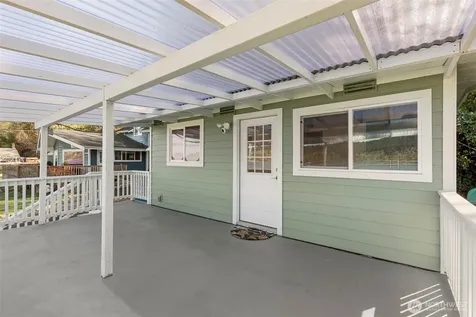 27830 Manzanita Beach Road SW Vashon WA 98070