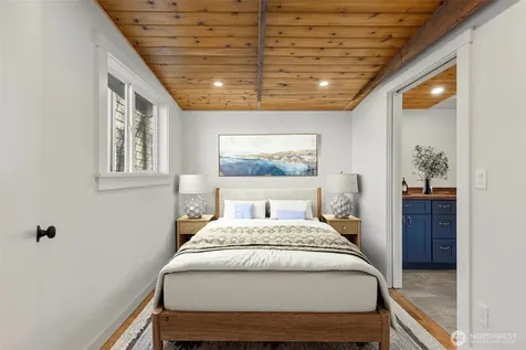 27830 Manzanita Beach Road SW Vashon WA 98070