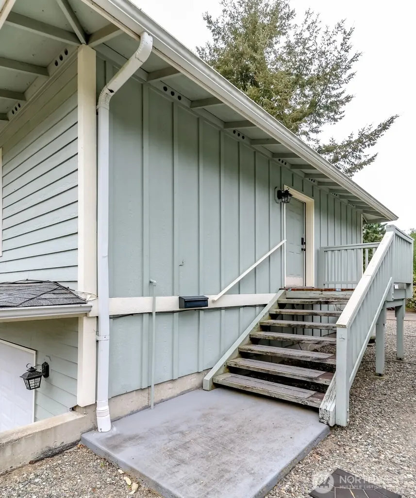 19113 21st Street SW Lakebay WA 98349