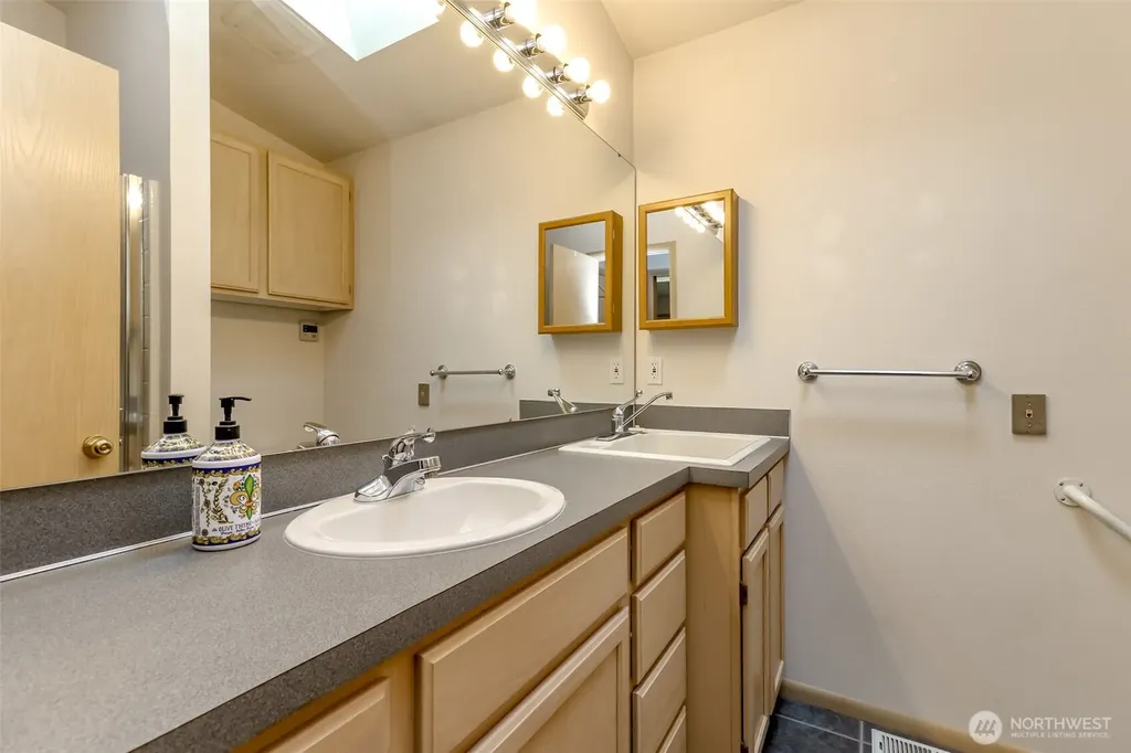 19113 21st Street SW Lakebay WA 98349