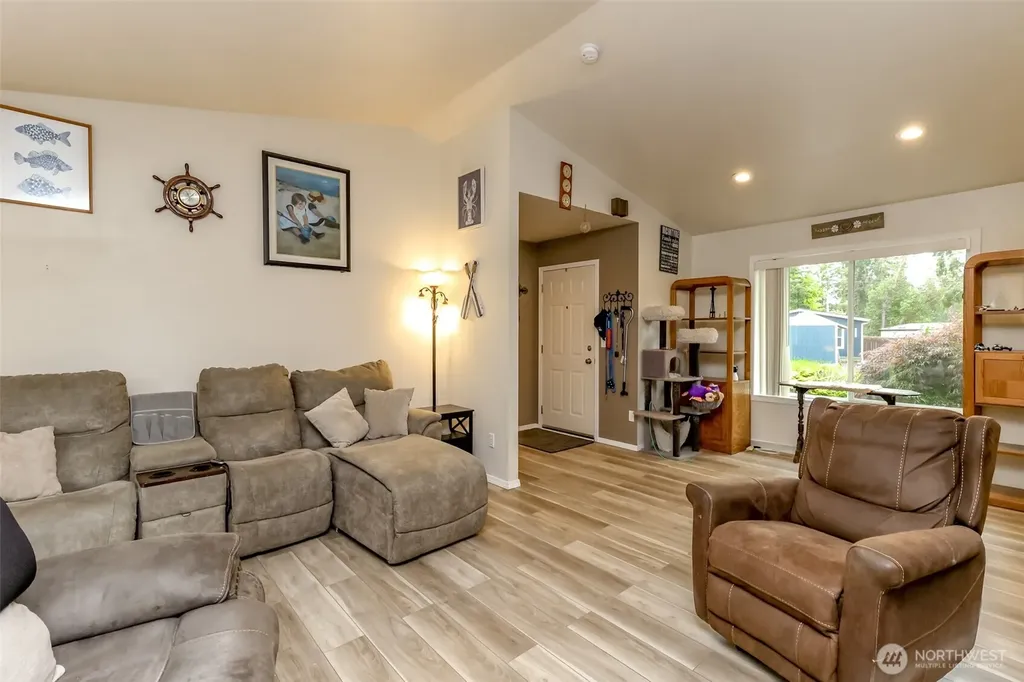 19113 21st Street SW Lakebay WA 98349