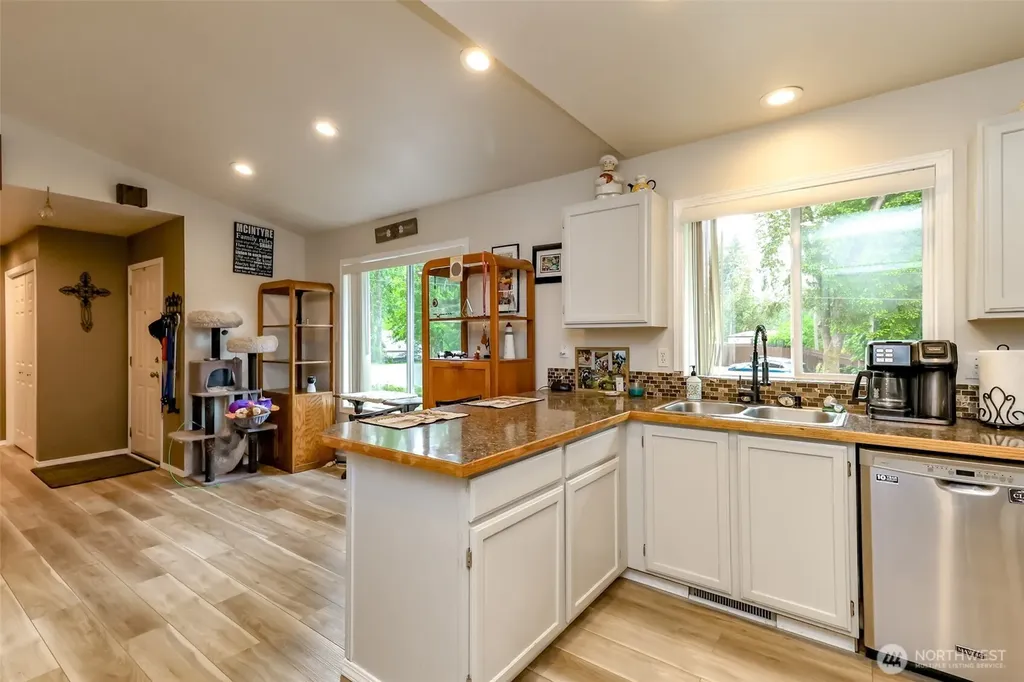 19113 21st Street SW Lakebay WA 98349