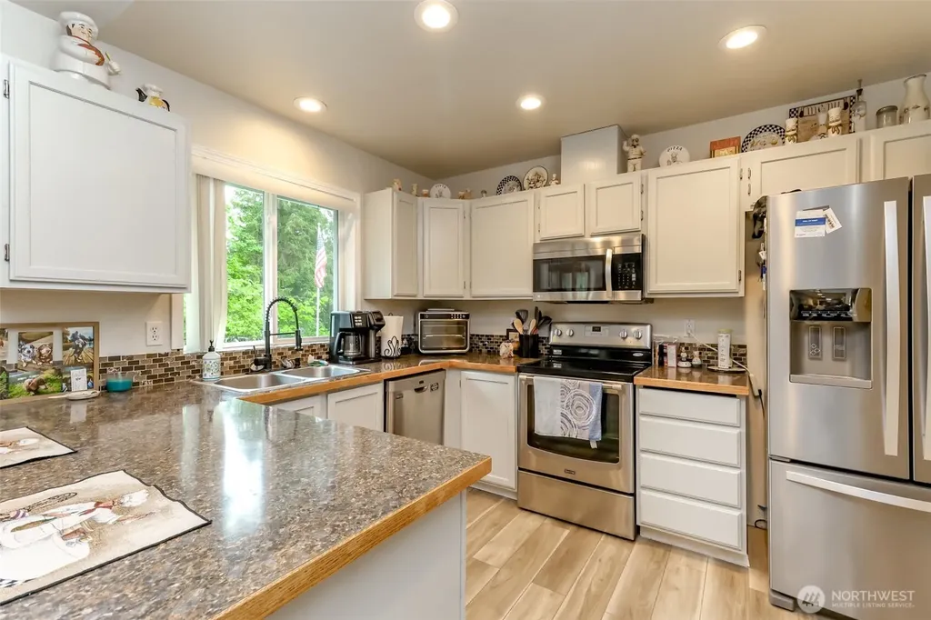 19113 21st Street SW Lakebay WA 98349