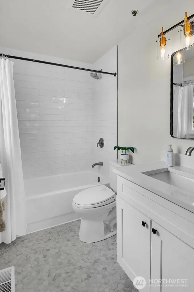 18523 68th Avenue NE Kenmore WA 98028
