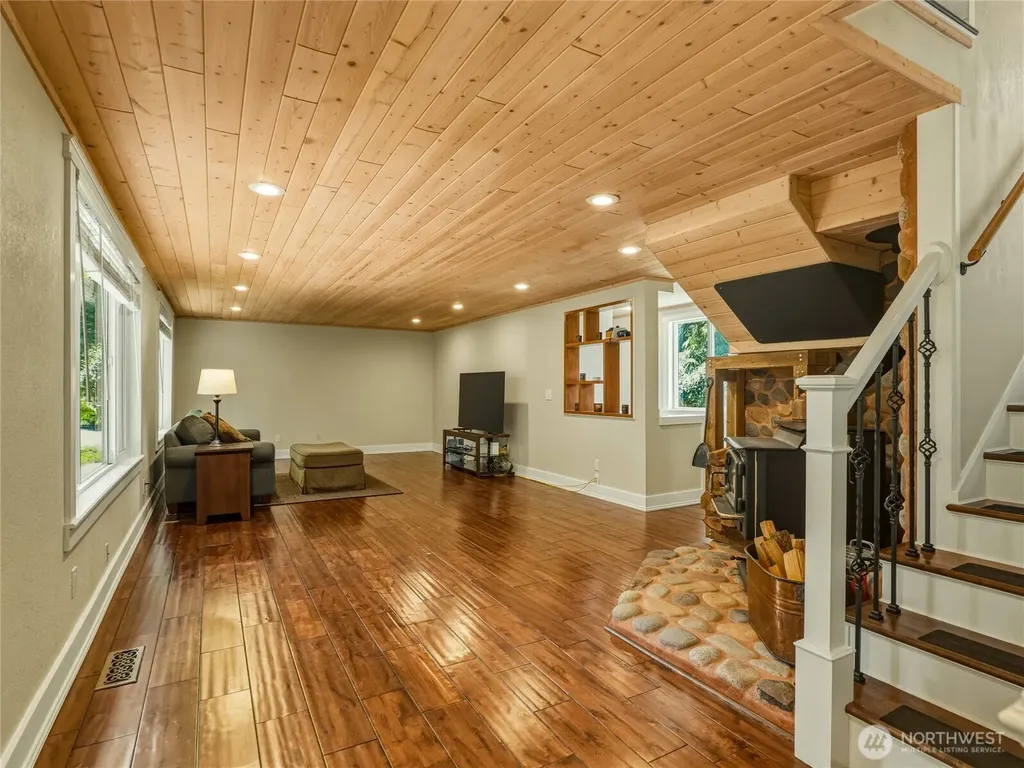 22314 177th Street E Orting WA 98360