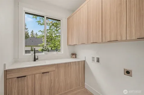 1906 223rd Avenue SE Sammamish WA 98075