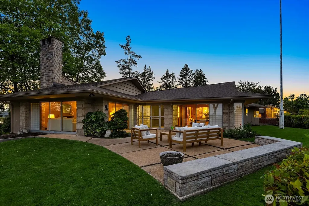 3704 48th Avenue NE Seattle WA 98105
