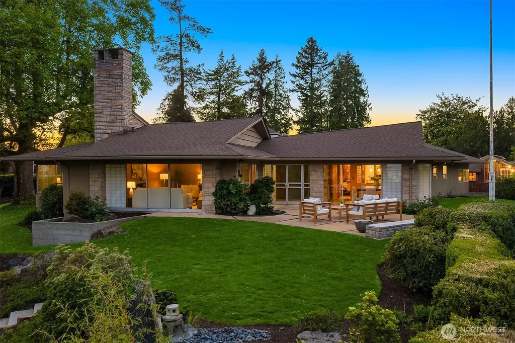 3704 48th Avenue NE Seattle WA 98105