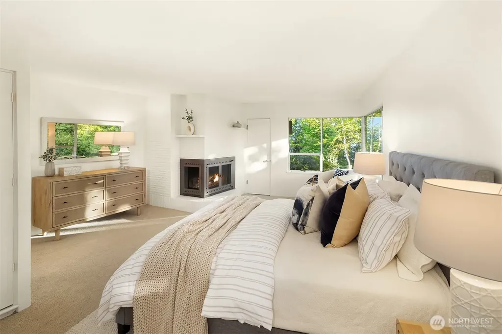 3704 48th Avenue NE Seattle WA 98105