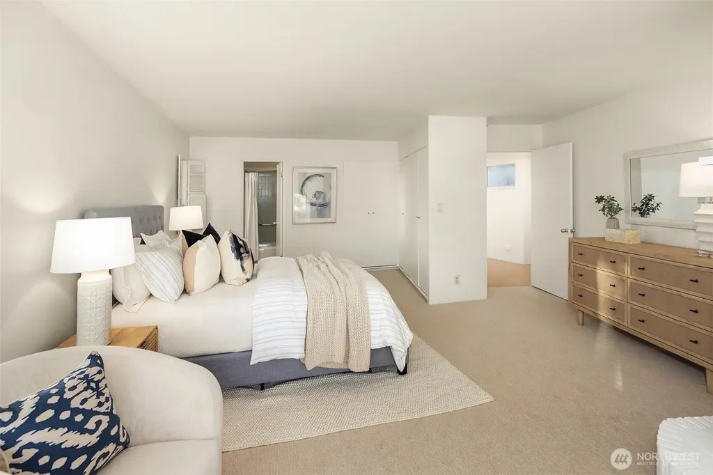 3704 48th Avenue NE Seattle WA 98105