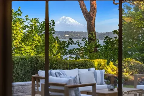 3704 48th Avenue NE Seattle WA 98105