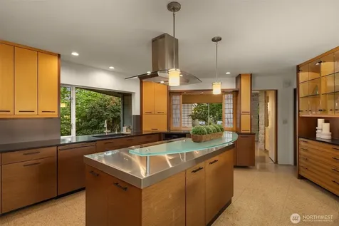 3704 48th Avenue NE Seattle WA 98105