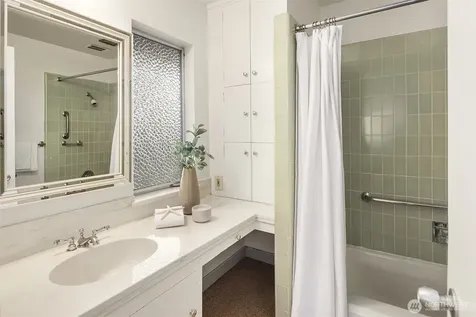 3704 48th Avenue NE Seattle WA 98105