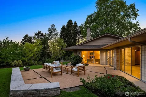 3704 48th Avenue NE Seattle WA 98105