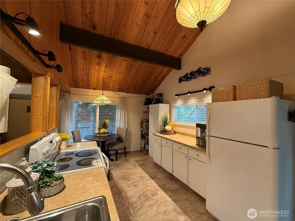 811 N Potlatch Drive Hoodsport WA 98548