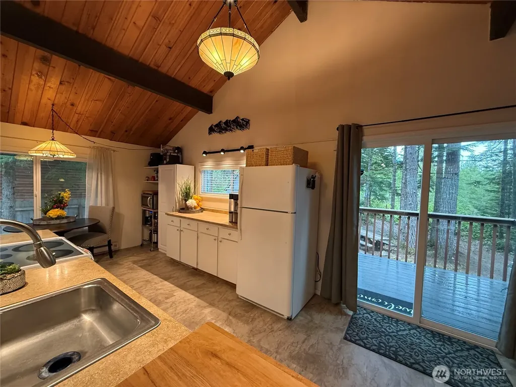 811 N Potlatch Drive Hoodsport WA 98548
